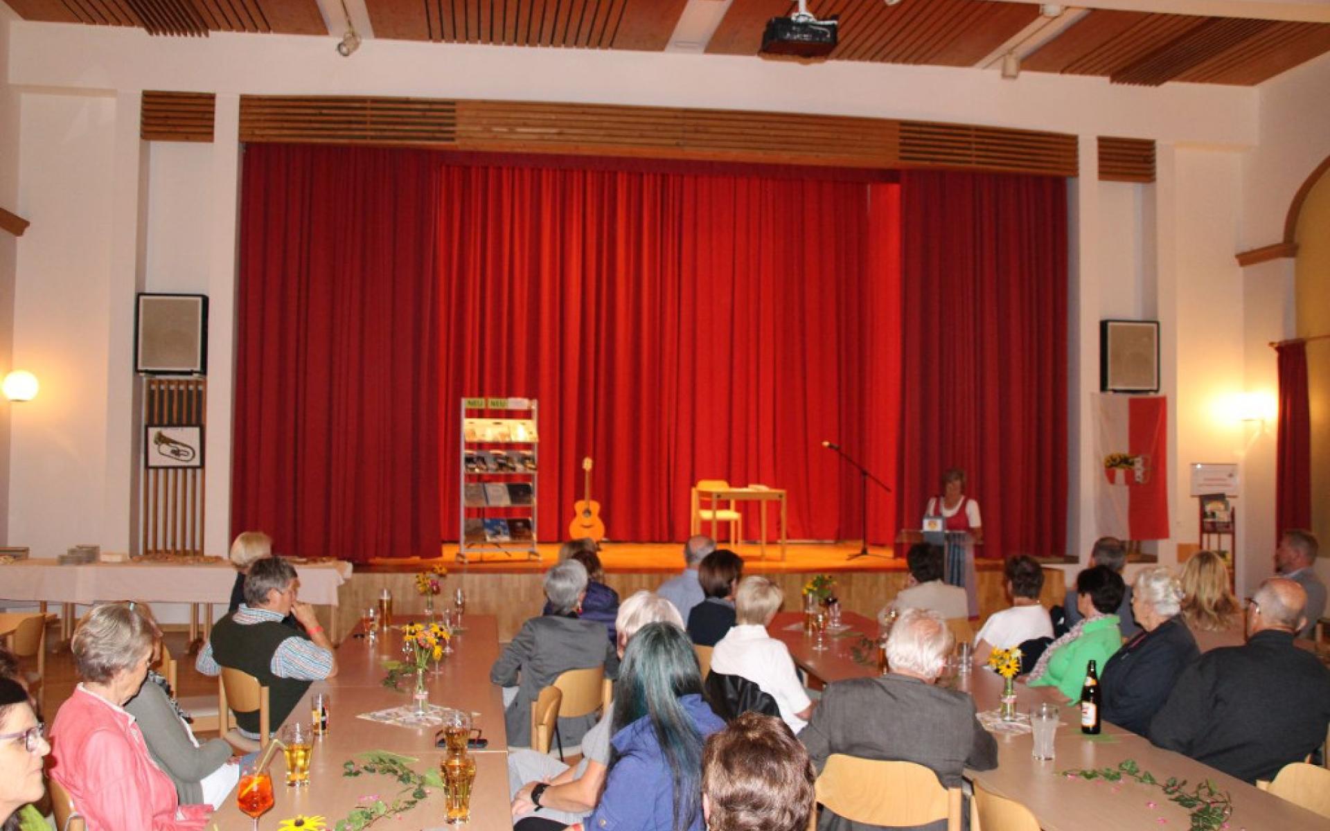 Bühne und Publikum